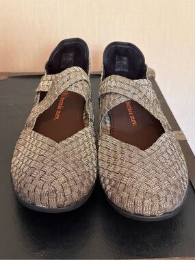 Comfort Stretch Woven Mary Jane Flats in Metallic Bronze  size 39 US size 8